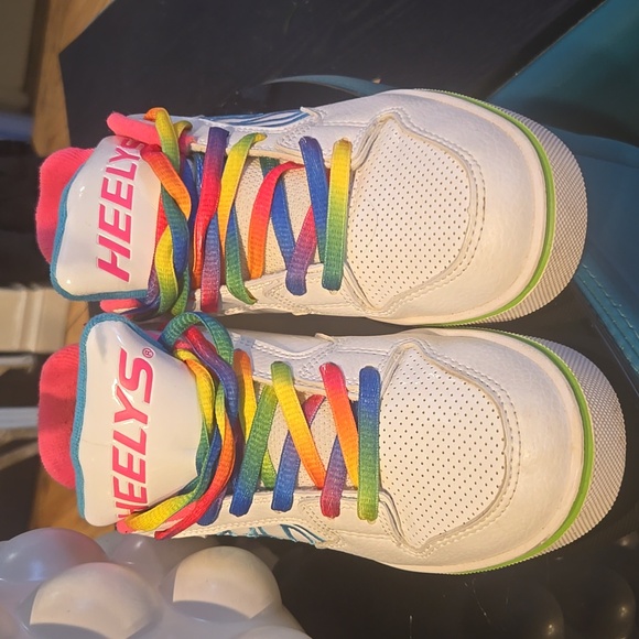 Heely Sneakers - Picture 2 of 4